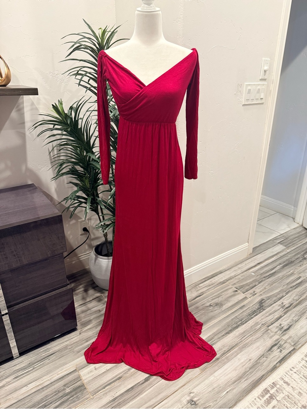 Elegant Red Long Sleeve Maternity Photo Shoot Dress